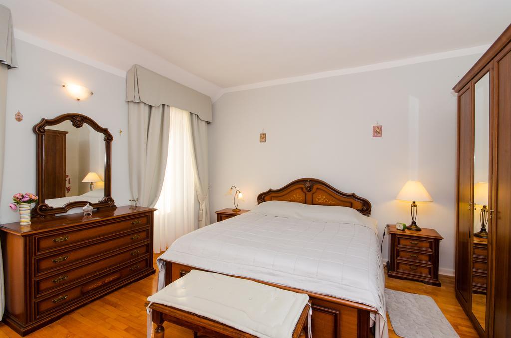 Apartment Noemi Ρόβινι Εξωτερικό φωτογραφία