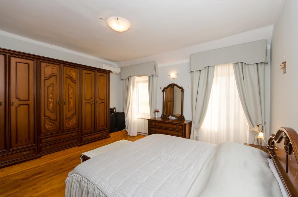 Apartment Noemi Ρόβινι Εξωτερικό φωτογραφία